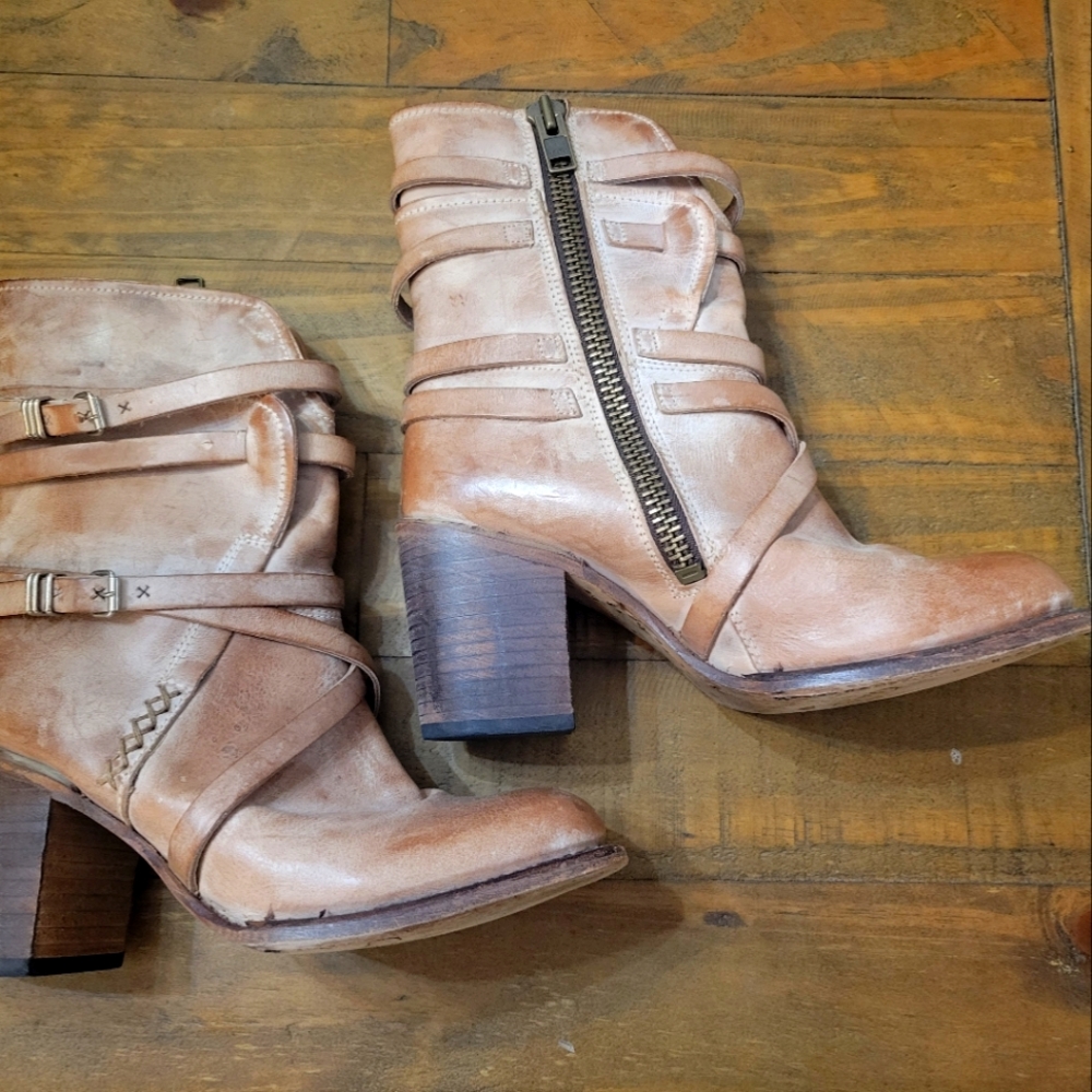 Freebird Baker boots size 9